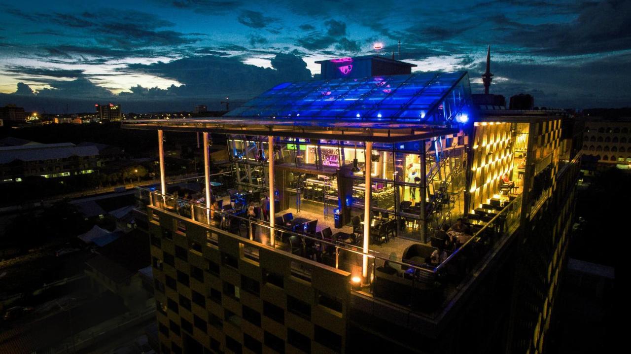 Hotel Labuan Point Bagian luar foto