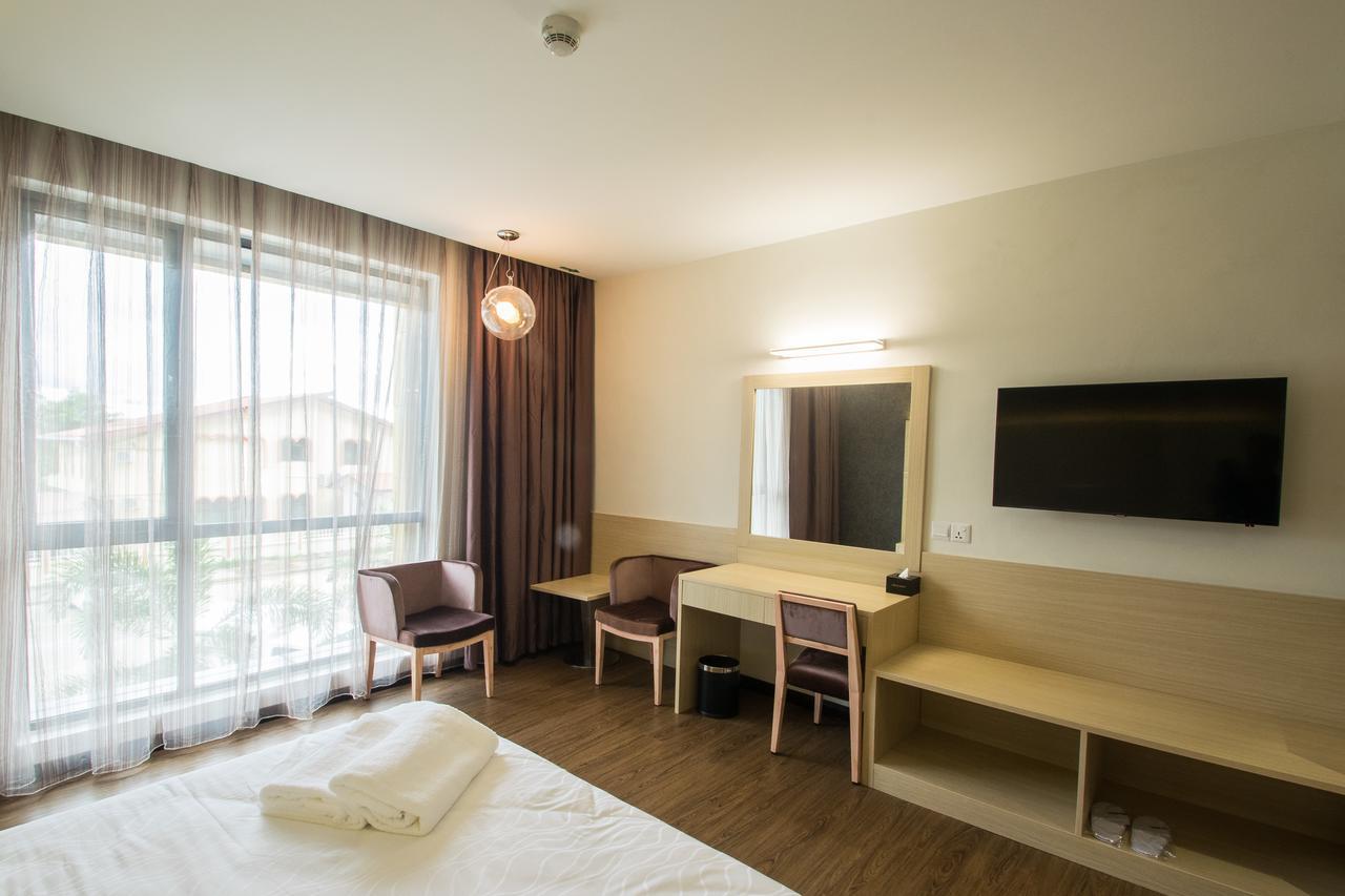 Hotel Labuan Point Bagian luar foto