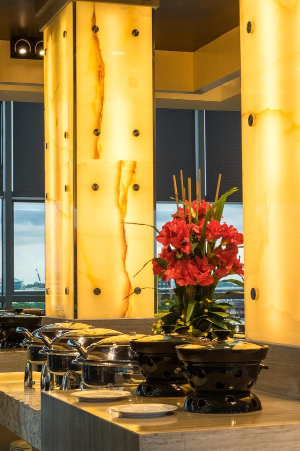 Hotel Labuan Point Bagian luar foto