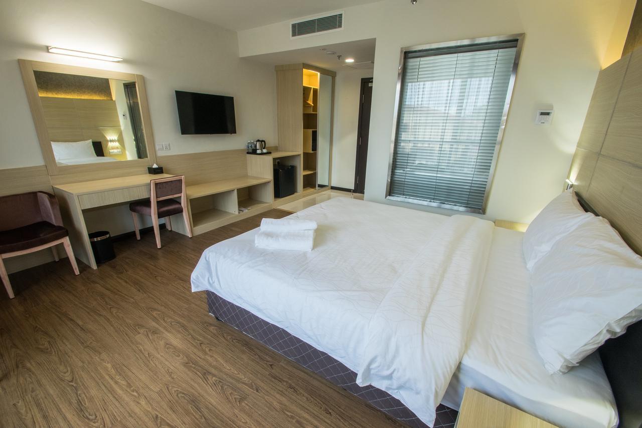Hotel Labuan Point Bagian luar foto